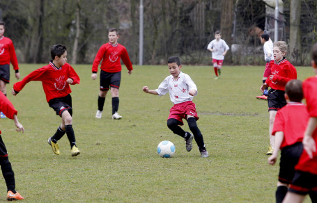 3300 scholieren aan de voetbal3
