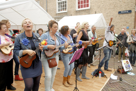 Gezelligheid tijdens Voorstraat Noord Festival