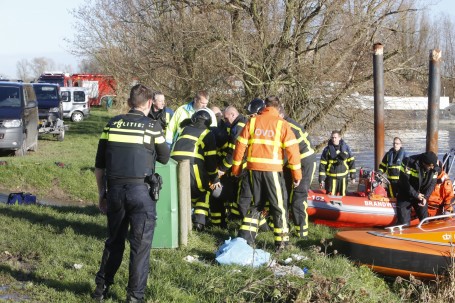 Personen te water Nieuwe Merwede (4)