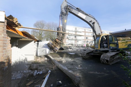 Sloop van garageboxen van start Wiardi beckmanplantsoen2