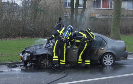 Auto uitgebrand op de Galileilaan in Dordrecht