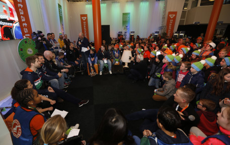 World Cup Shorttrack van start2